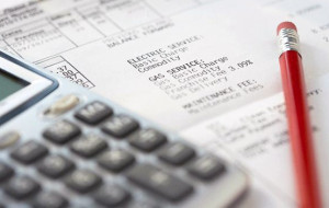 BOLLETTE DI LUCE E GAS. LA RABBIA DEI CONSUMATORI