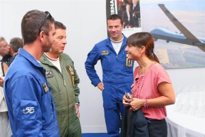 Debora Serracchiani (Presidente Regione Friuli Venezia Giulia) e Jan Slangen [Comandante Pattuglia Acrobatica Nazionale (PAN) Frecce Tricolori] alla celebrazione del 55° anniversario della Pattuglia Acrobatica Nazionale (PAN) "Frecce Tricolori" - Base Aerea Militare di Rivolto 06/09/2015