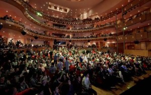 IL CIMENA CON GLI OCCHI A MANDORLA