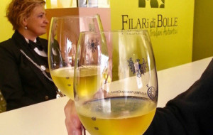 FILARI DI BOLLE, AL VIA LA SELEZIONE DELLE MIGLIORI BOLLICINE