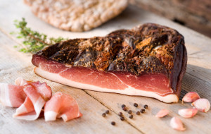 TORNA L’IMPERDIBILE FESTA DELLO SPECK