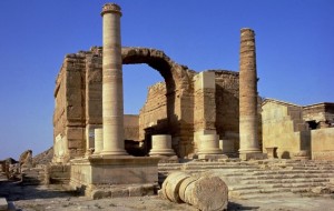 ARTE CLANDESTINA. L’OCCIDENTE CHE AIUTA L’ISIS