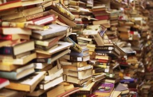 LEGGERE UN LIBRO, ABBANDONARLO…E PERMETTERE AD ALTRI DI LEGGERLO