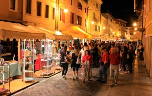 FESTA DEL COLTELLO: A MANIAGO IL MONDIALE DI LANCIO COLTELLI ED ASCE