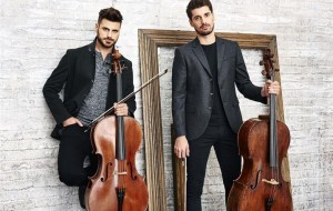 2CELLOS ANNUNCIANO UN CONCERTO A POLA