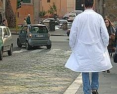 RICHIAMO MEDICI IN PENSIONE AFFIANCARE GIOVANI