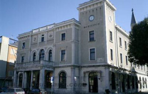 CASO MONFALCONE: USCIRE DALL’UTI NON SI PUO’. LE REAZIONI