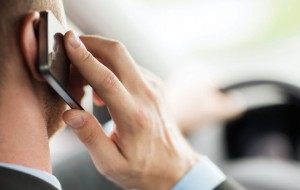 UNA SENTENZA RICONOSCE L’USO SCORRETTO DEL CELLULARE COME CAUSA DEL TUMORE AL CERVELLO