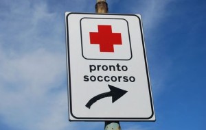 PRONTO SOCCORSO CON HOSTESS E STEWARD?