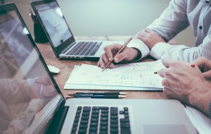 OCCUPAZIONE IN FVG: TERZIARIO COMPENSA INDUSTRIA ED EDILIZIA