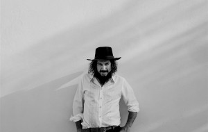NO BORDERS: VINICIO CAPOSSELA IN ALTA QUOTA