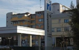 SANITA’: INTERVENTO ECCEZIONALE A PORTOGRUARO OPERATO IN LAPAROPSCOPIA PAZIENTE CON 4 RENI