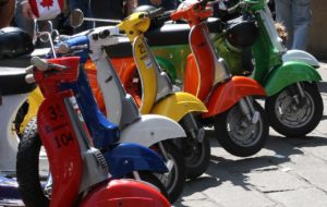 “VESPE” SUL CROSTIS, MA QUELLE A DUE RUOTE