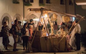 MEDIOEVO A VALVASONE CON LA VITA DI SANTA GIOVANNA D’ARCO