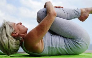 SERENI ORIZZONTI: YOGA A PORTE APERTE PER ANZIANI