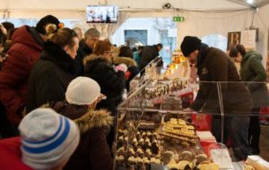 GRADISCA: CHOCOFEST, TRA DELIZIE E MUSICA LA SFILATA “MAI UNA DI MENO”…