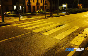 NEWSREADY – STESO IN STRADA UBRIACO IN VIALE VENEZIA, AGGREDISCE LA POLIZIA