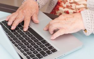 RICHIESTE DI VICINANZA AGLI ANZIANI IN STRUTTURA CON LA TECNOLOGIA