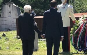 MANO NELLA MANO PRESIDENZIALE