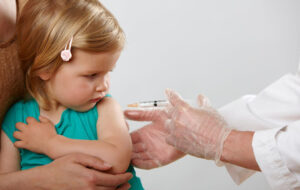 VACCINARE SOTTO I 6  ANNI ABBATTE RISCHI INFLUENZALI PER ULTRA 65 ENNI