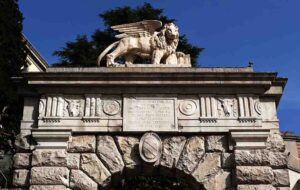 UDINE: RESTAURO DELL’ARCO BOLLANI GRAZIE A DANIELI SpA