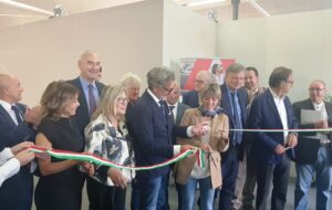 ￼CASAMODERNA: TOCCARE CON MANO NON PASSA DI MODA