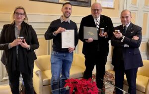 MIELE: GOCCIA D’ORO AL MILLEFIORI DI GORIZIANO TREFFER 