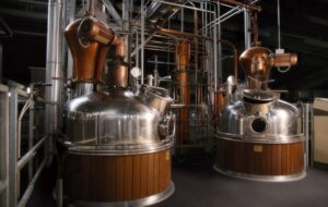 AIRC: SERATA DI MODA E SORPRESE ALLE DISTILLERIE TOSOLINI  