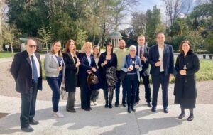 GORIZIA: CONTRO I DISTURBI ALIMENTARI SINERGIA IN RETE E UNA PANCHINA LILLA AI GIARDINI PUBBLICI